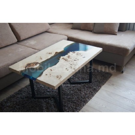 Журнальный столик из дерева и эпоксидной смолы А-6